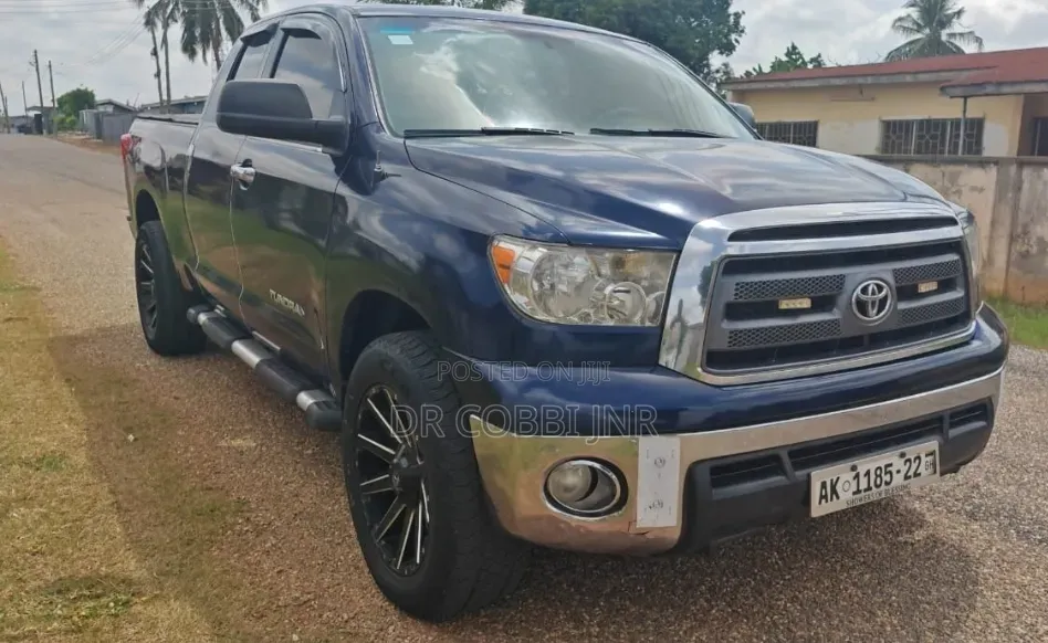 Toyota Tundra Double Cab 4x4 5.7L V8 2013 Blue