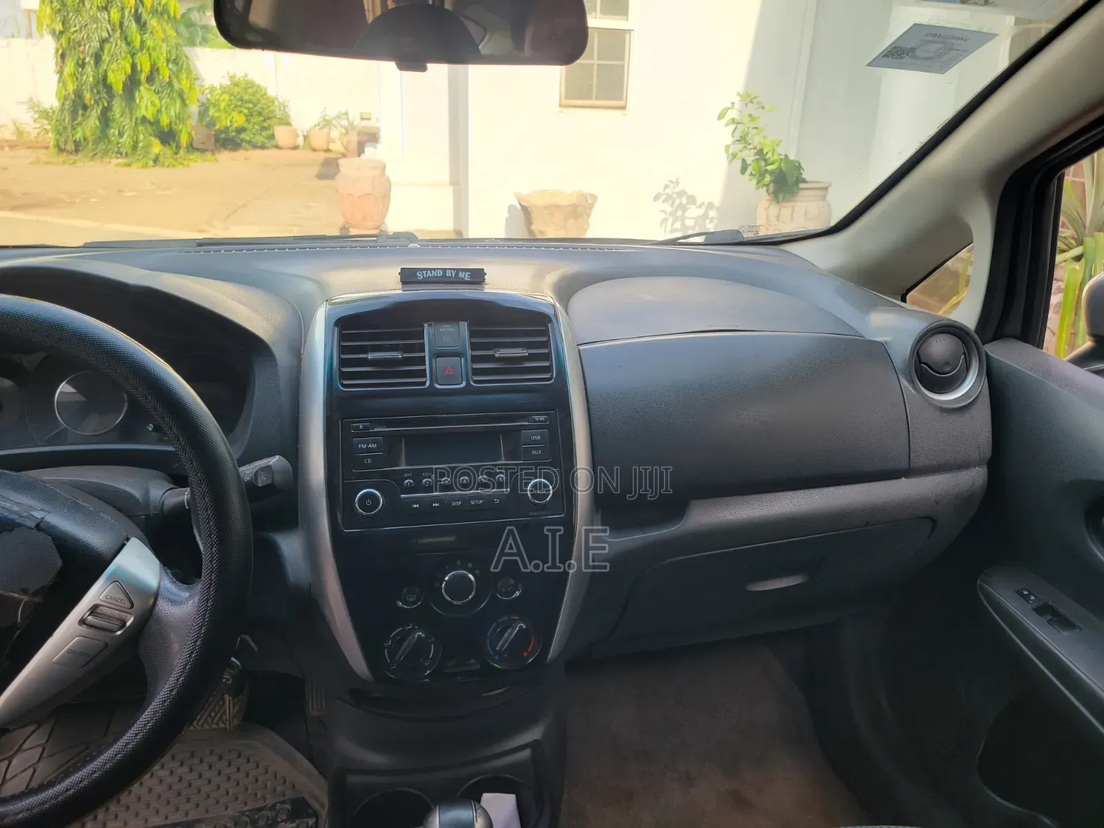 Nissan Versa 1.6 SV 4dr Sedan (1.6L 4cyl CVT) 2015 Gray