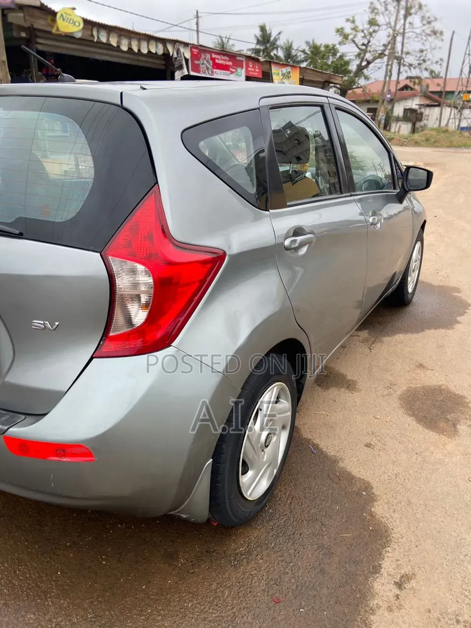 Nissan Versa 1.6 SV 4dr Sedan (1.6L 4cyl CVT) 2015 Gray
