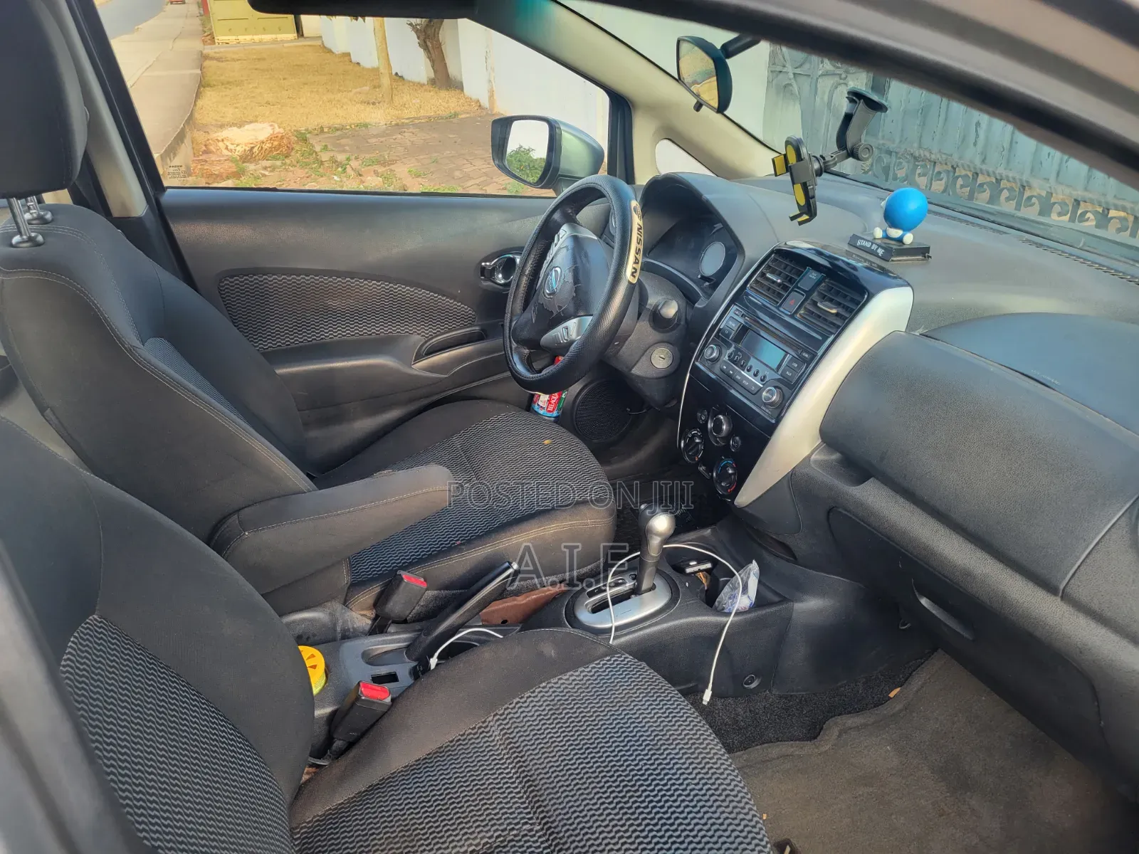 Nissan Versa 1.6 SV 4dr Sedan (1.6L 4cyl CVT) 2015 Gray