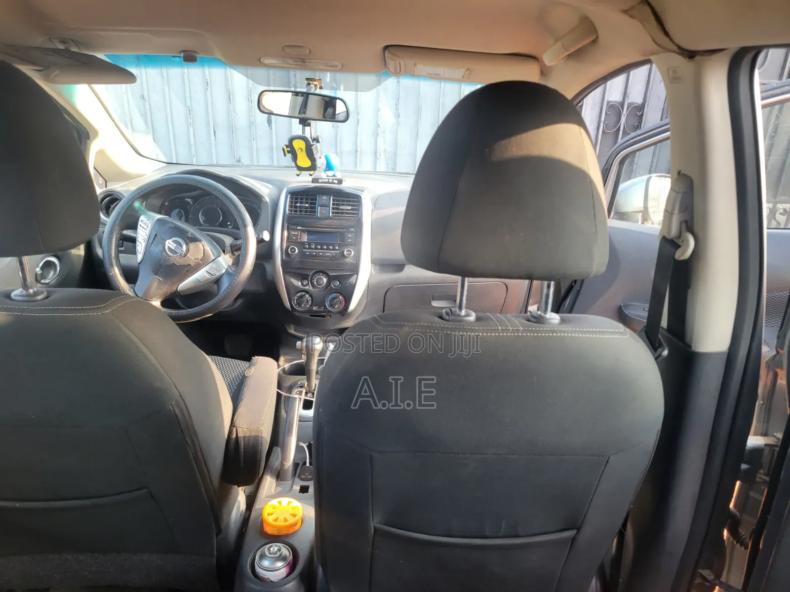 Nissan Versa 1.6 SV 4dr Sedan (1.6L 4cyl CVT) 2015 Gray