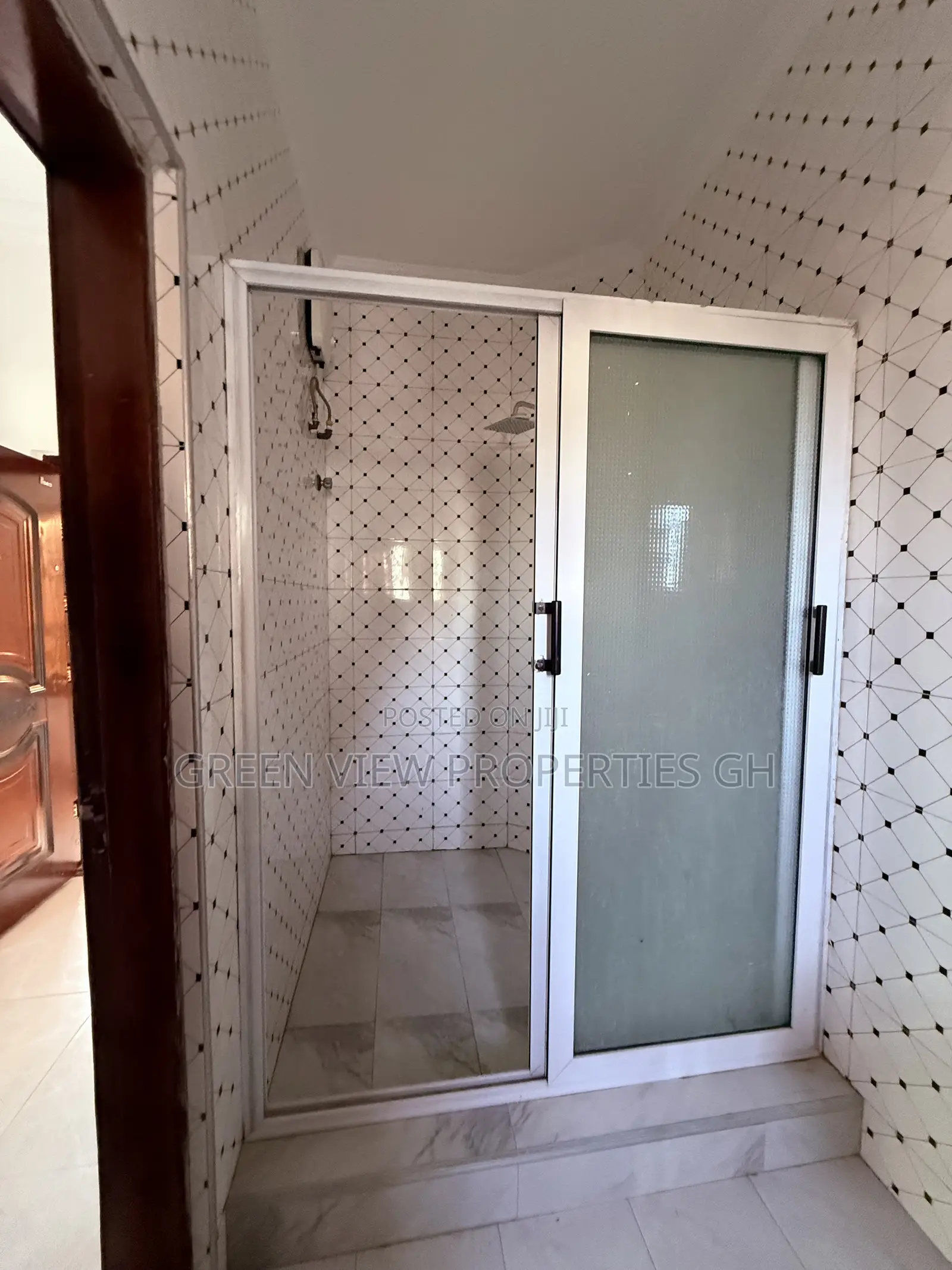 3bdrm Duplex in Kwabenya for rent