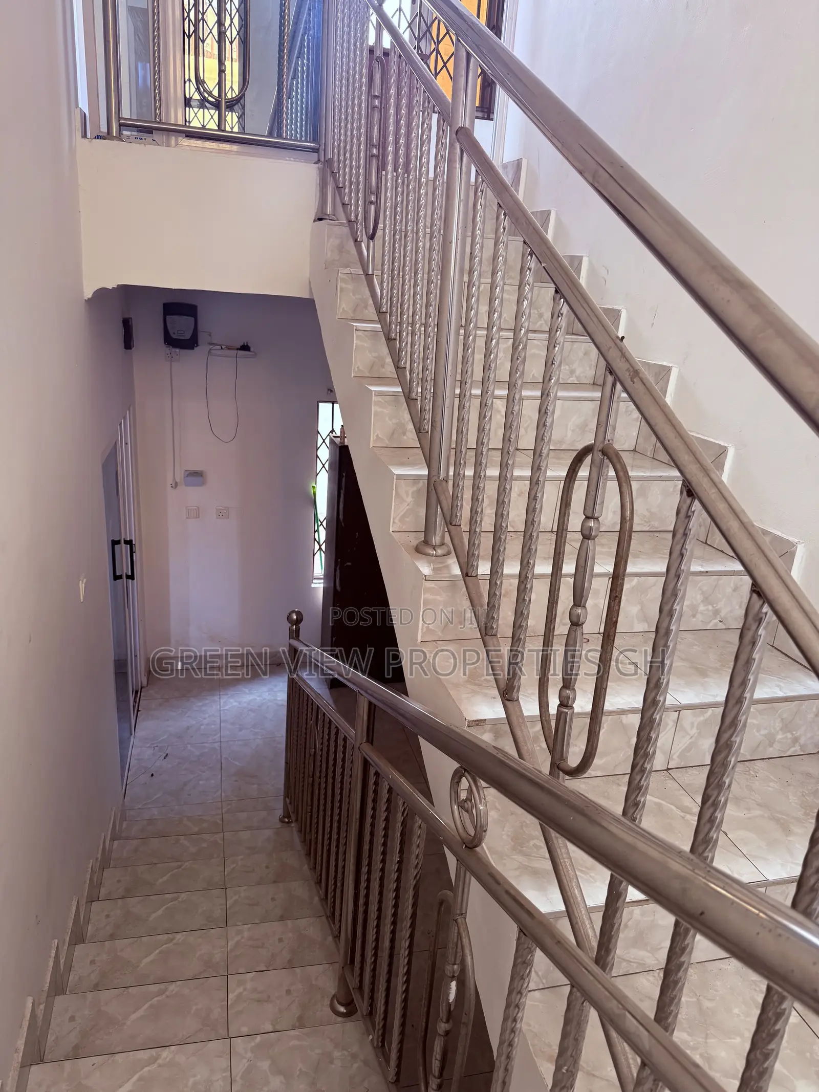 3bdrm Duplex in Kwabenya for rent