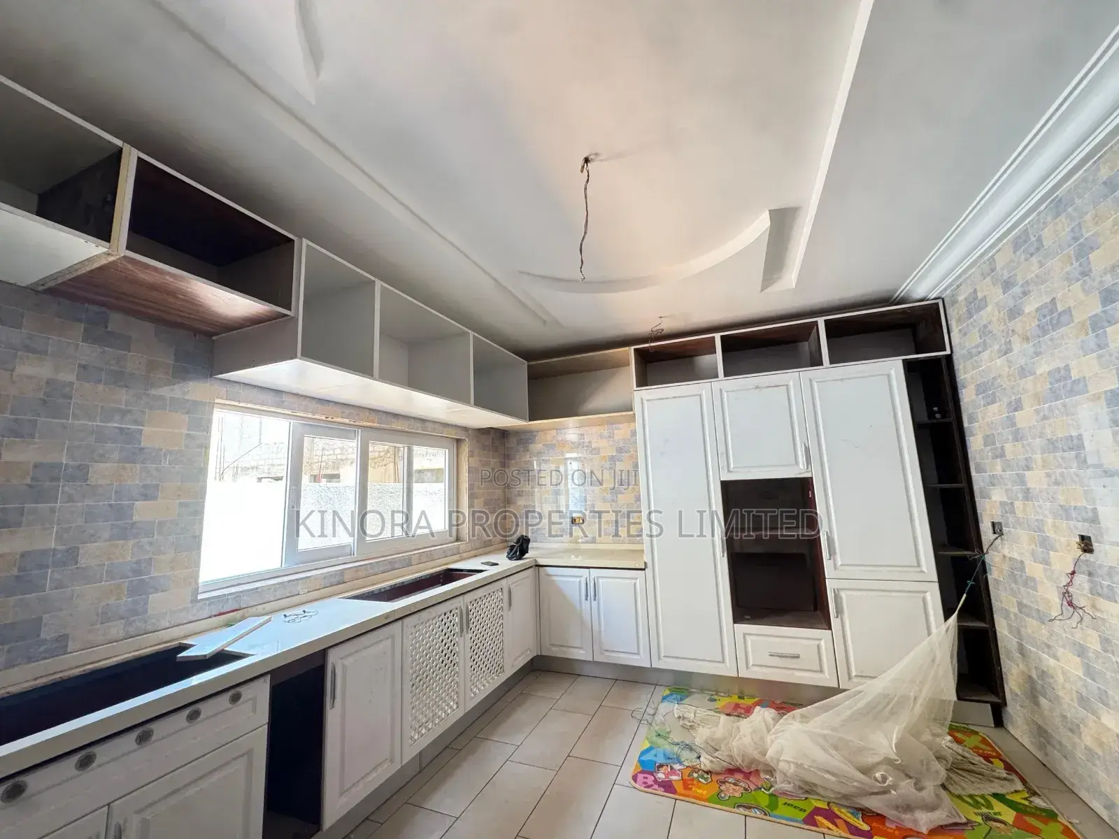 5bdrm Duplex in East Legon Hills, Accra Metropolitan for sale