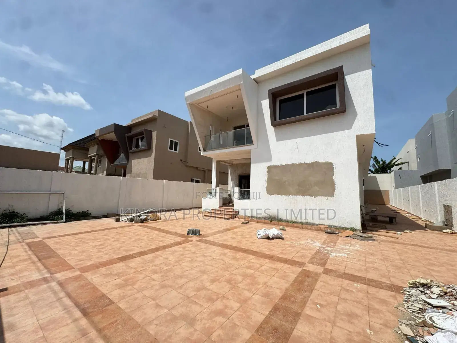 5bdrm Duplex in East Legon Hills, Accra Metropolitan for sale