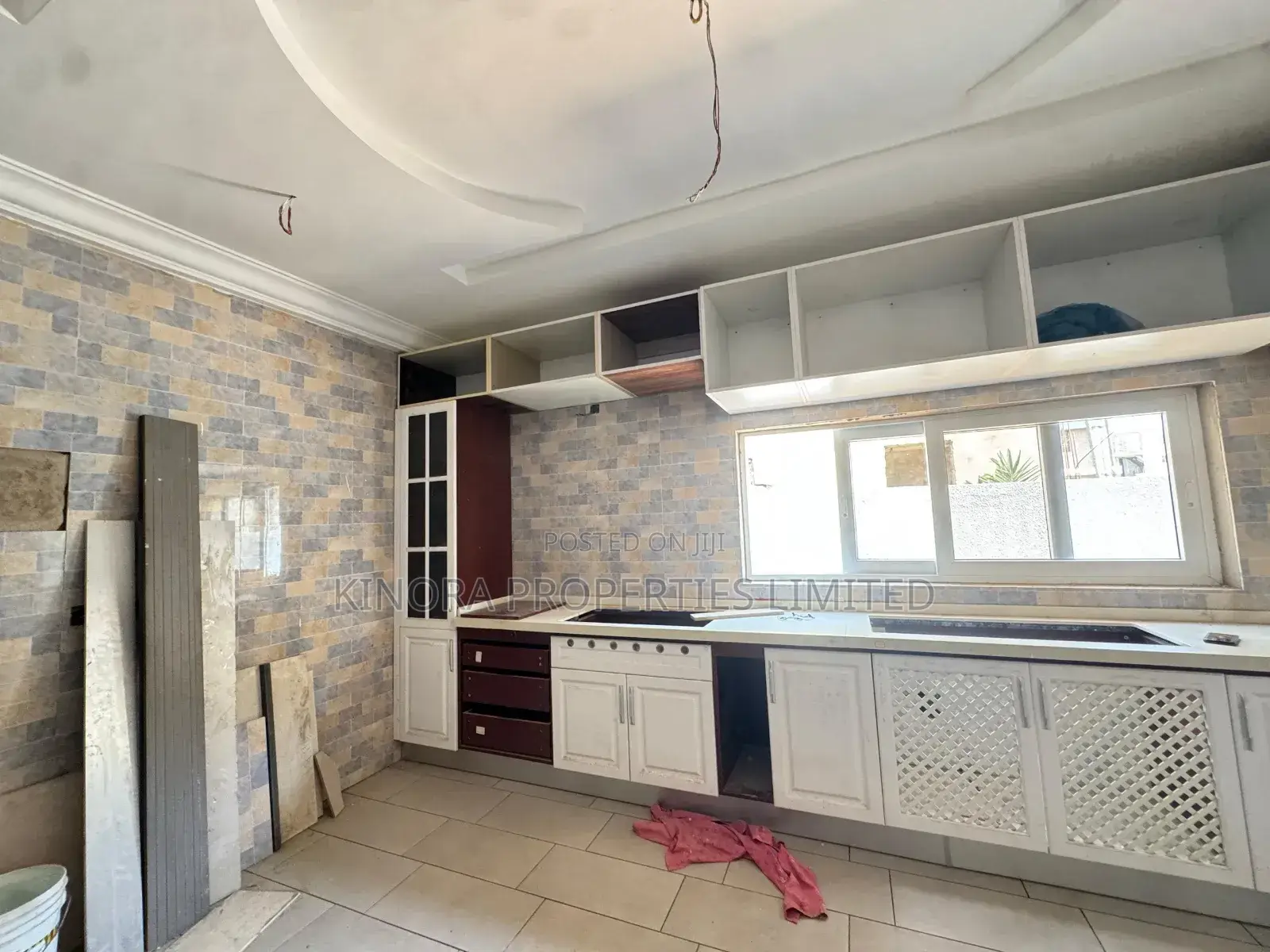 5bdrm Duplex in East Legon Hills, Accra Metropolitan for sale