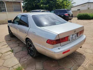 Toyota Camry LE 4dr Sedan (2.2L 4cyl 4A) 2001 Silver