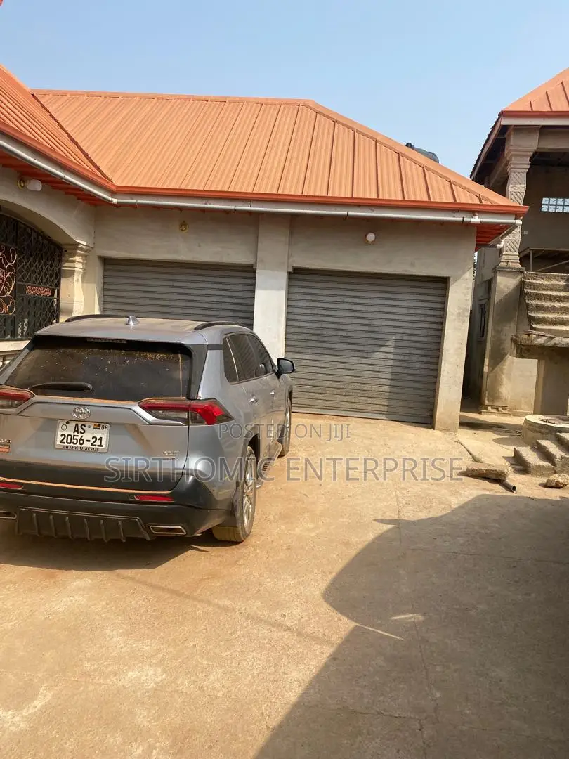Furnished 6bdrm House in Nyankyereniase, Kumasi Metropolitan for sale