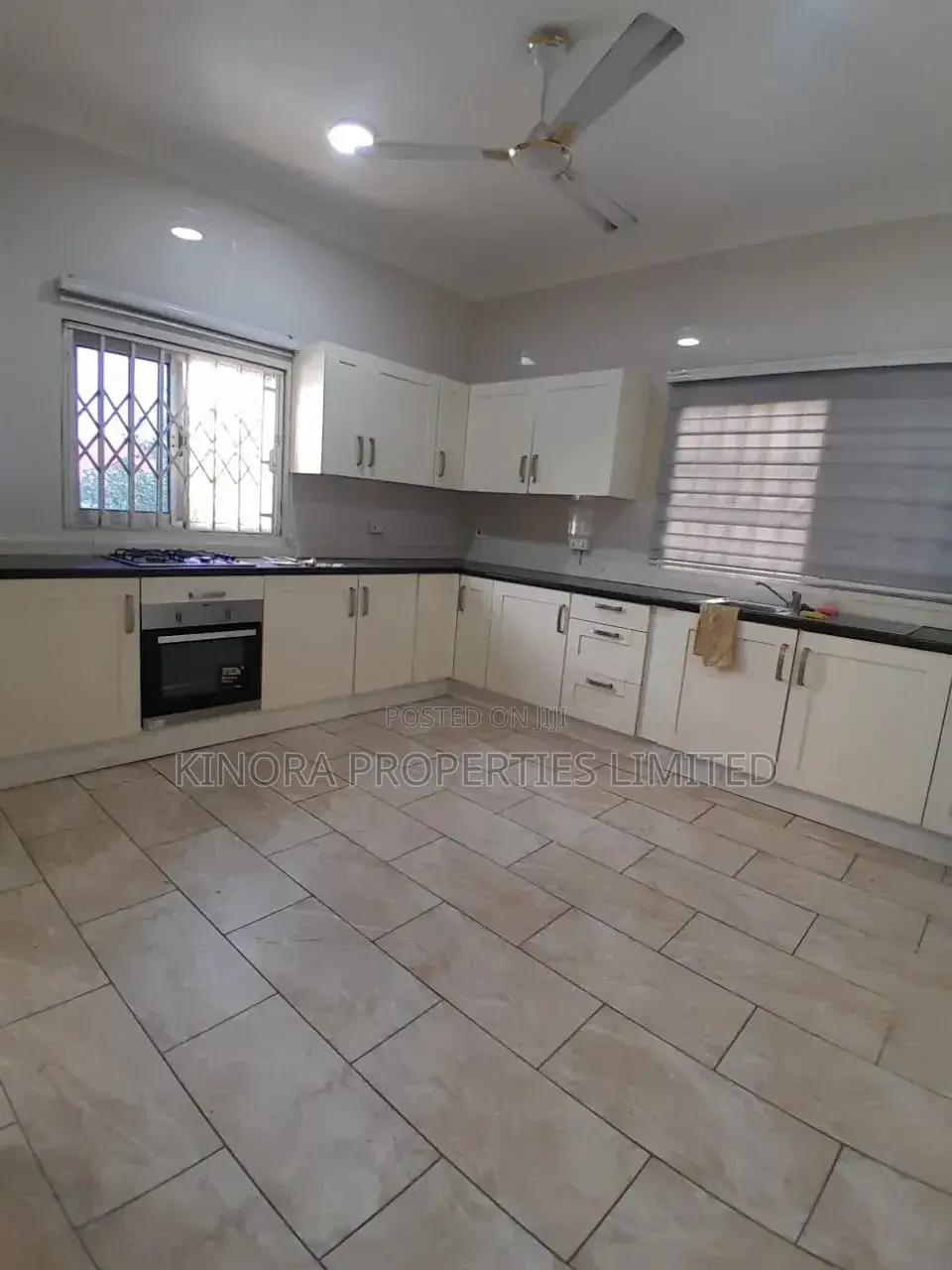 3bdrm Duplex in Adenta Barrier Rowi for rent