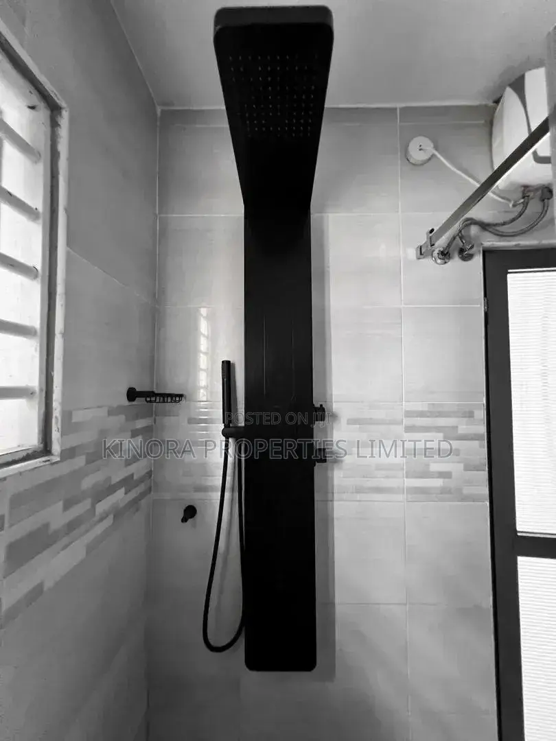 3bdrm Duplex in Adenta Barrier Rowi for rent