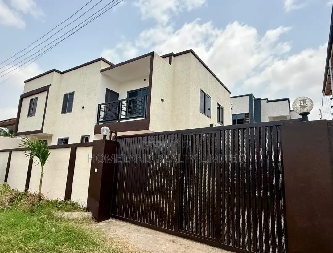 3bdrm Duplex in Adenta Barrier Rowi for rent