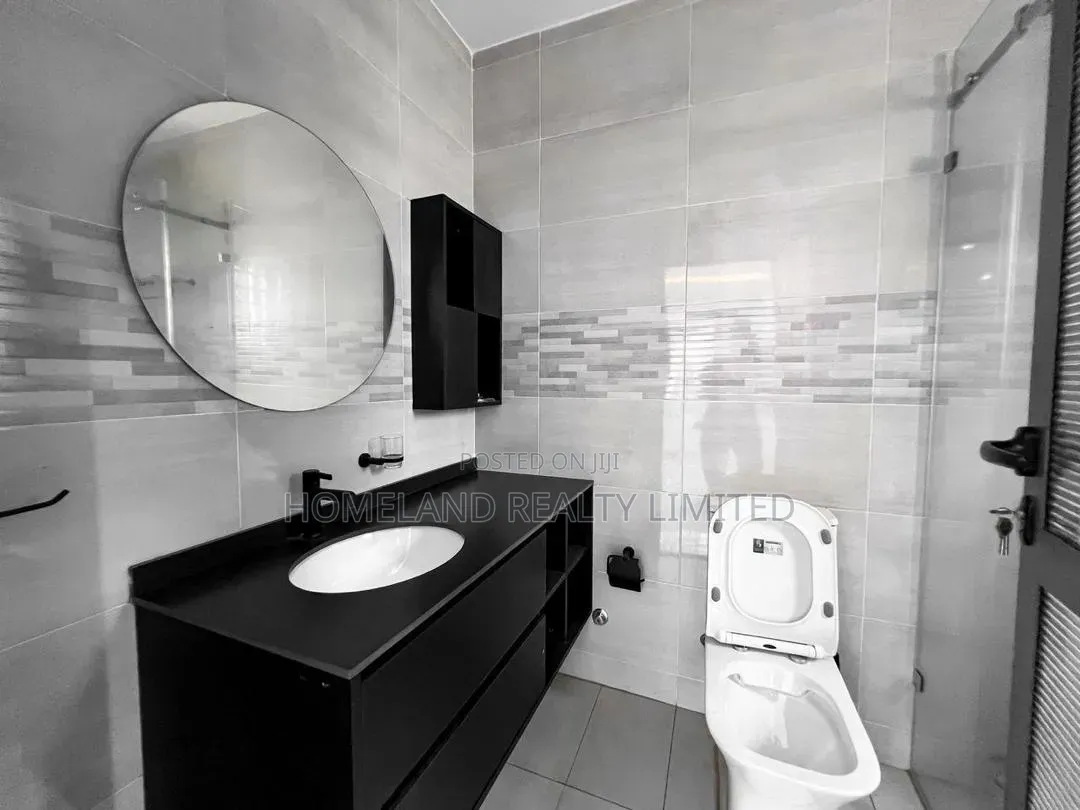 3bdrm Duplex in Adenta Barrier Rowi for rent