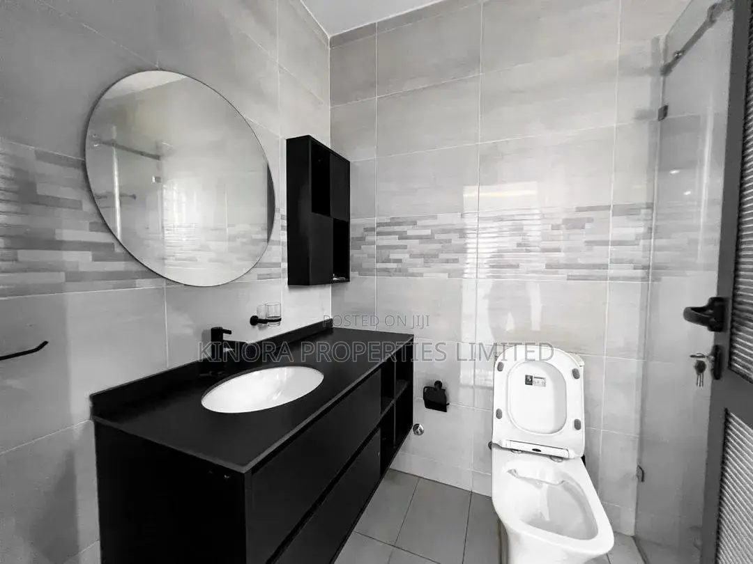 3bdrm Duplex in Adenta Barrier Rowi for rent