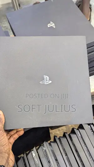 Very Clean Playstation 4 Pro Video Game Machine for Gaming 17 Games