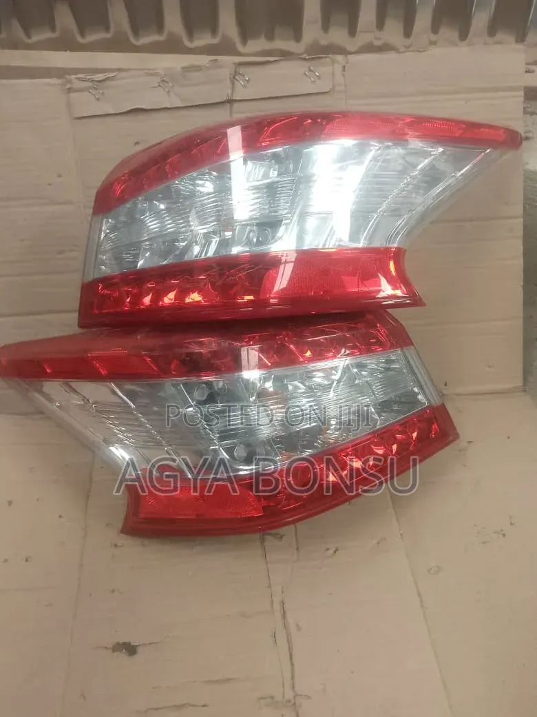 2013 2015 Nissansentra Taillight Pair Used