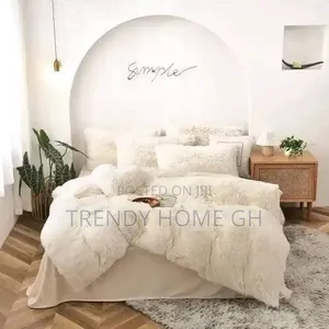 Fluffy Duvet Set With Heart Pillows – Luxury Bedding Set