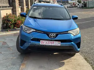 Toyota RAV4 LE AWD (2.5L 4cyl 6A) 2016 Blue