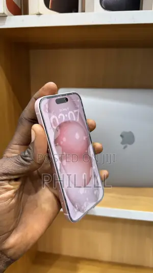 Apple iPhone 15 128 GB Pink