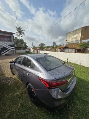 Hyundai Accent SE 2018 Gray