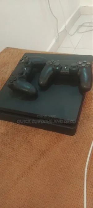 Ps4 Slim With 2 Joysticks