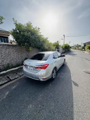 Toyota Corolla Altis 2016 Silver