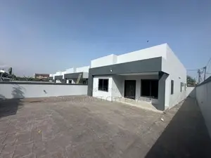 3bdrm House in Achimota for sale