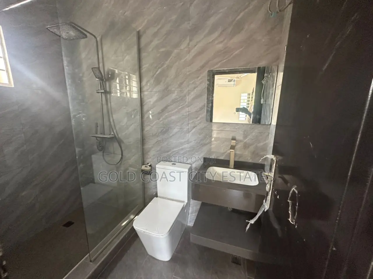 3bdrm House in Achimota for sale