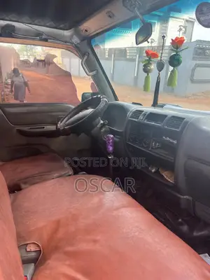 Mazda E2200 2000 Silver
