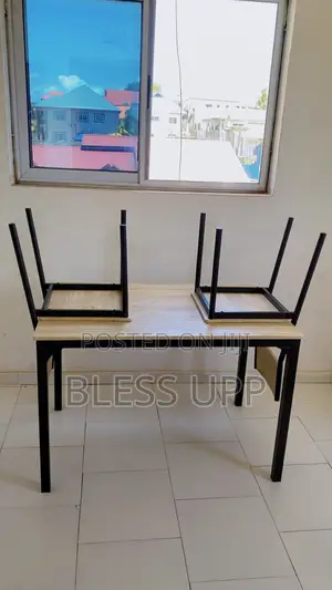 Quality Dining Set