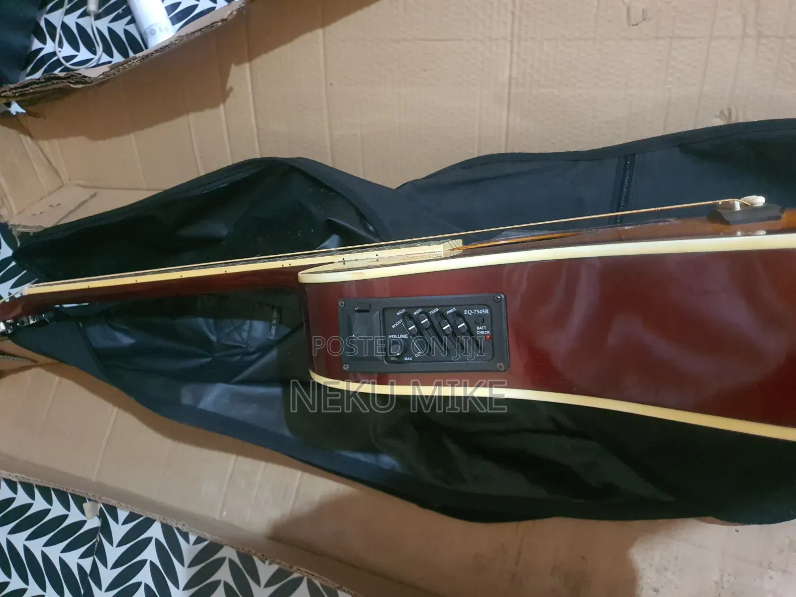 Givson Semi Acoustic
