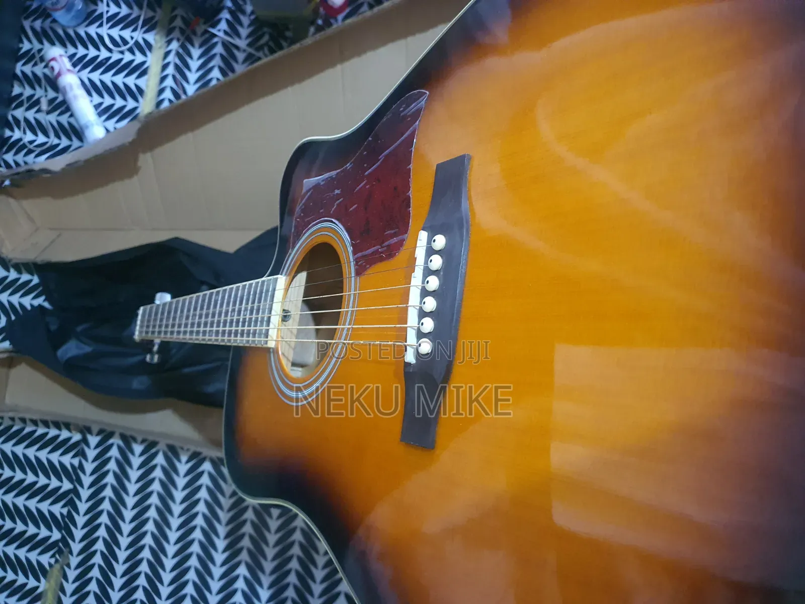 Givson Semi Acoustic