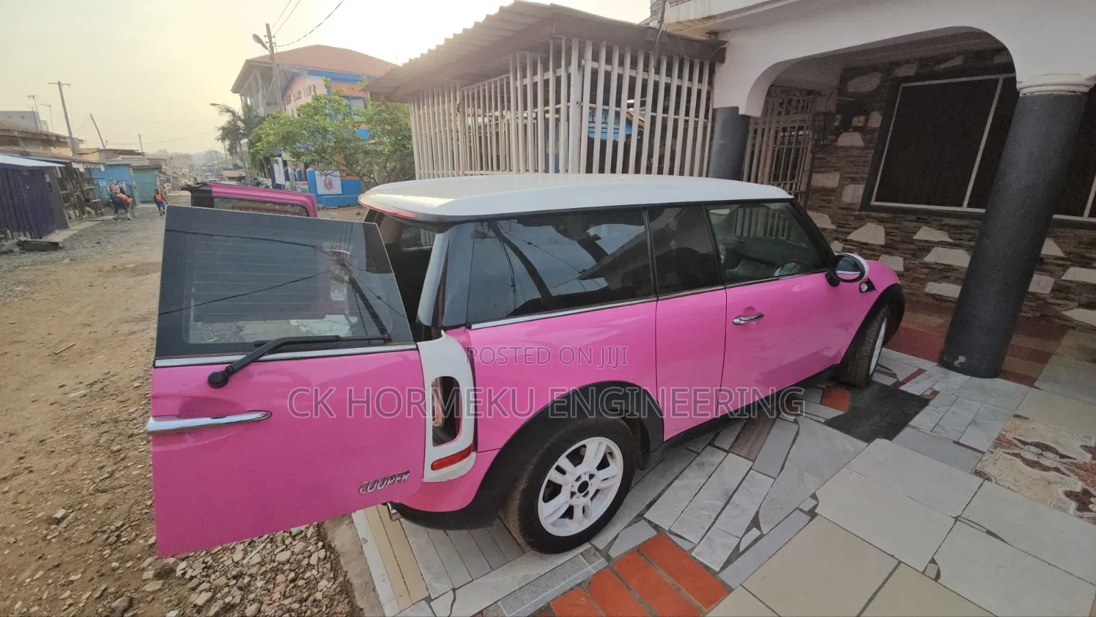 Mini Cooper 2012 Pink