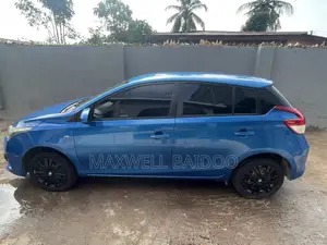 Toyota Yaris L Hatchback 5dr 2014 Blue