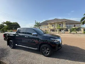 Toyota Hilux 2025 Black