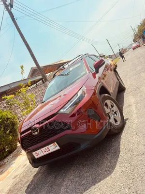 Toyota RAV4 XLE 2025 Red