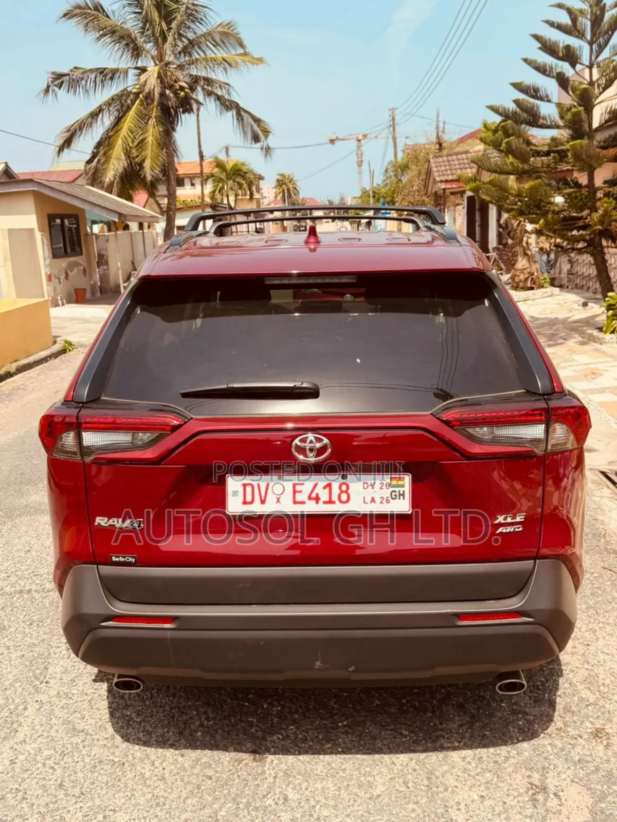 Toyota RAV4 XLE 2025 Red