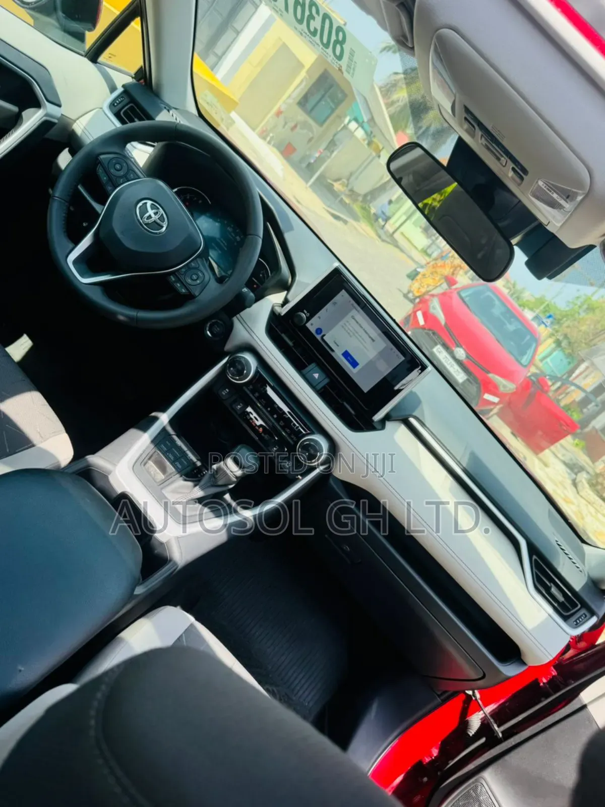 Toyota RAV4 XLE 2025 Red