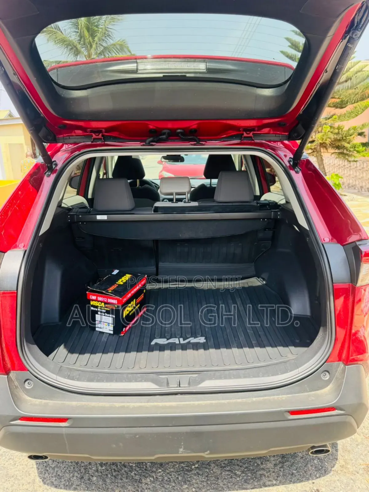 Toyota RAV4 XLE 2025 Red