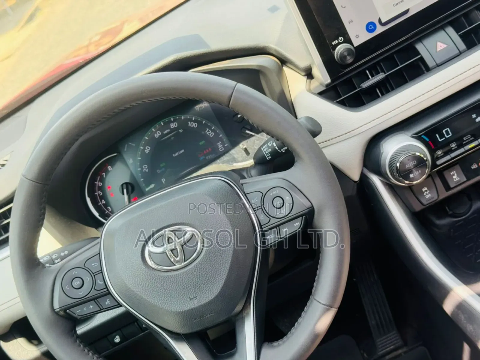 Toyota RAV4 XLE 2025 Red