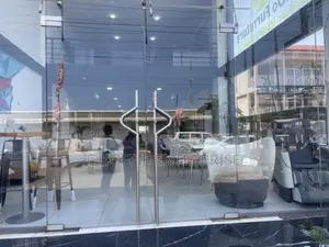 355 SQM Showroom at Spintex