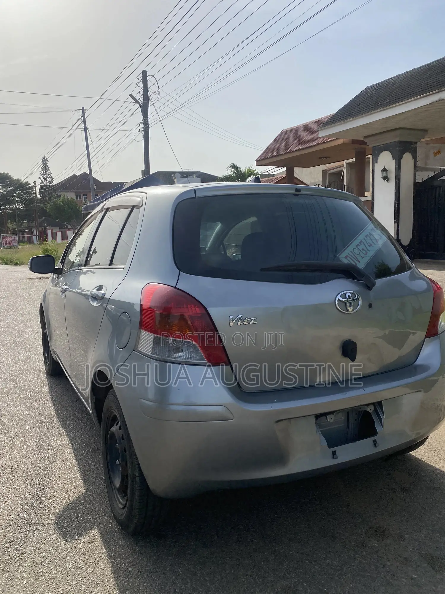 Toyota Vitz 2010 Silver