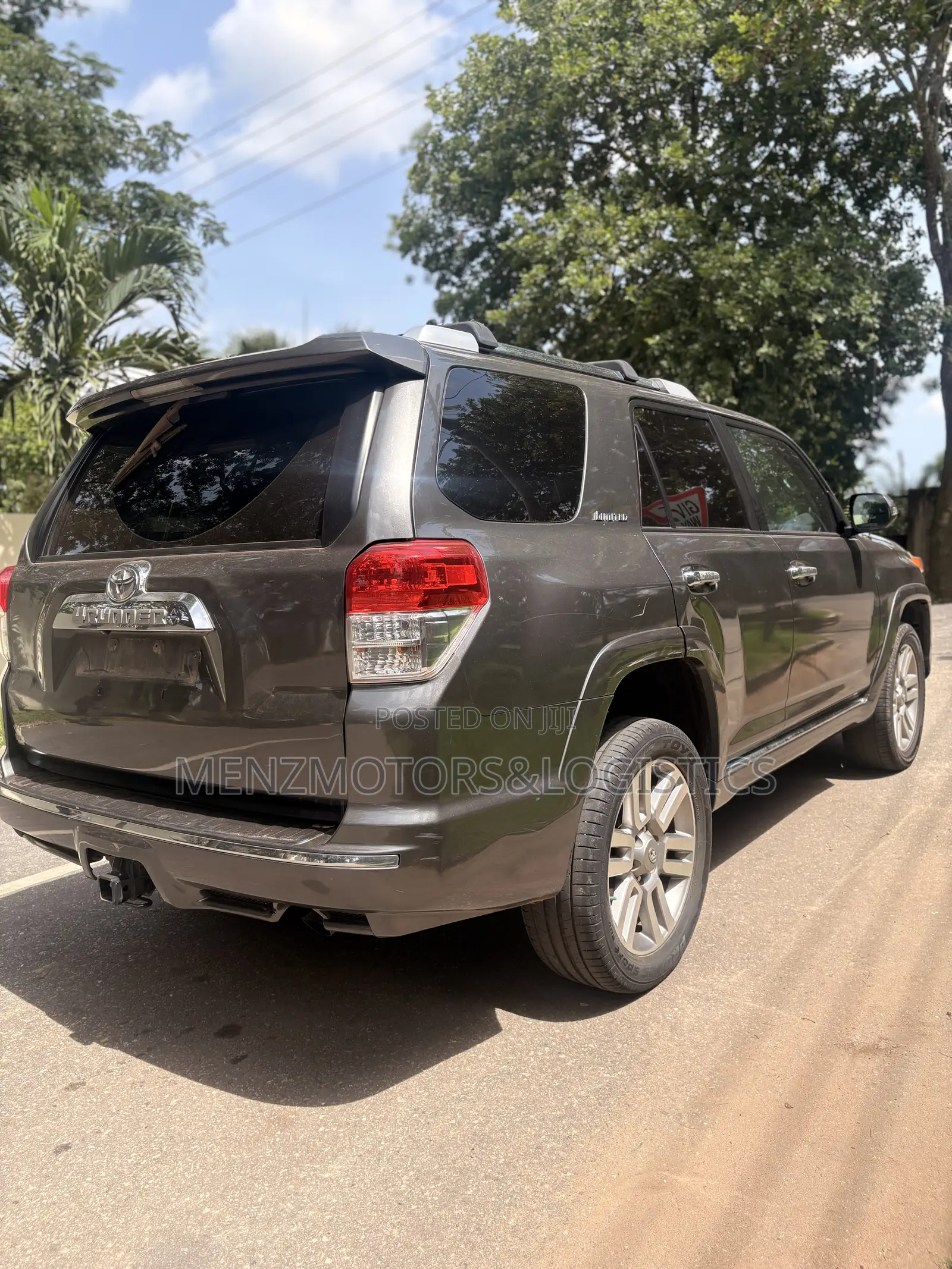 Toyota 4-Runner Limited 4WD 2011 Gray