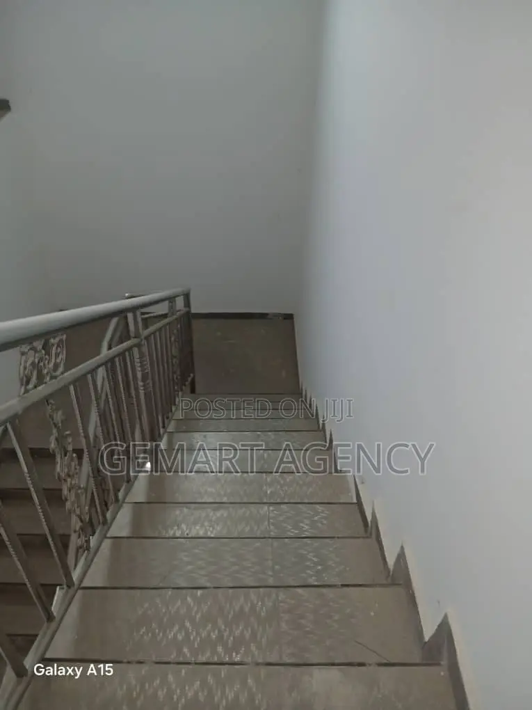 Furnished 4bdrm Apartment in Kwabenya Abuom for sale