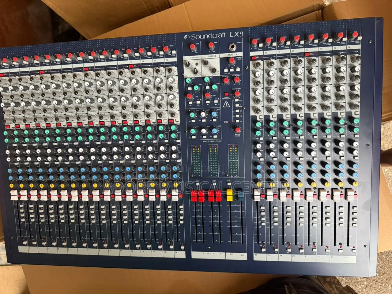 Soundcraft Lx9 24channels Professional Mixer