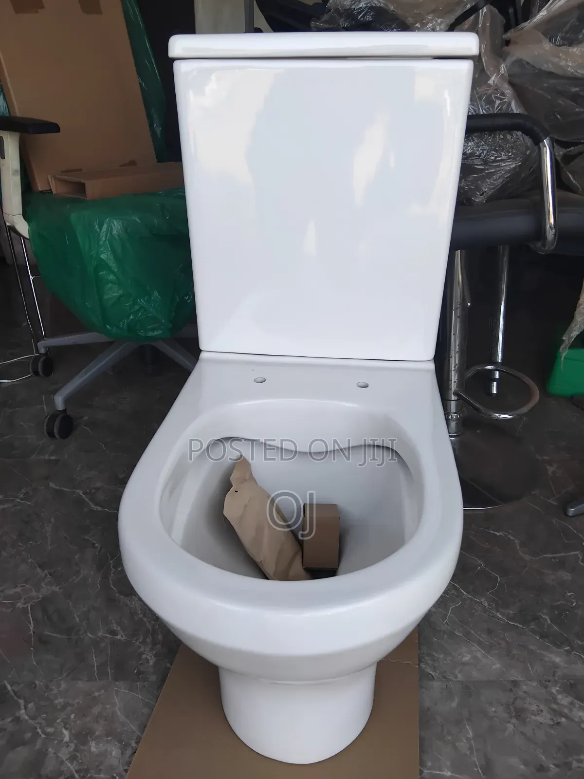 Harbour Close Coupled Toilet, Cistern Seat