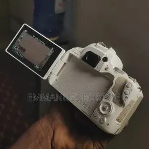 Canon 250d/ Rebel Sl3 With 18-55mm and 18-135mm Lens.