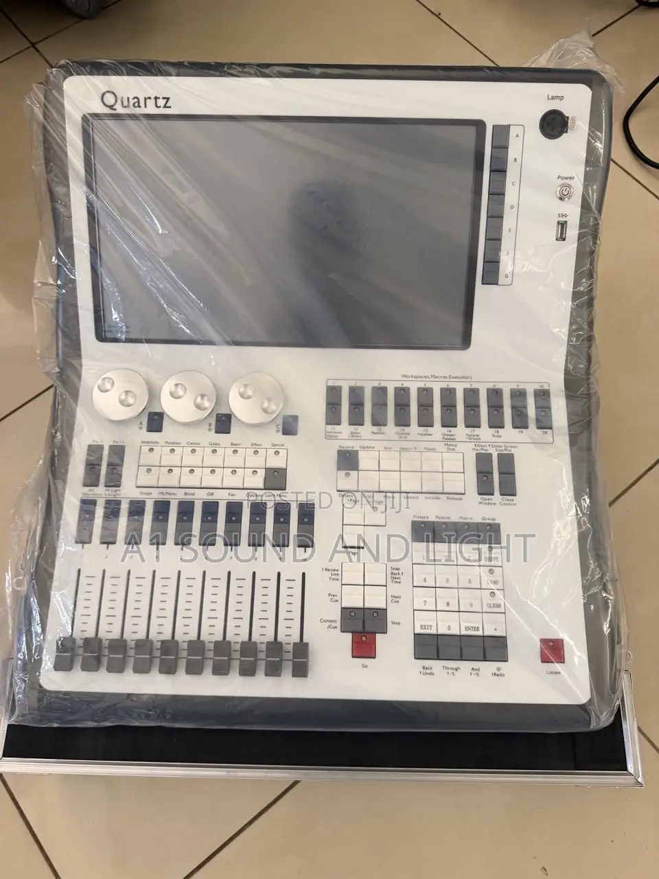 Quartz Digital Lighting Console(Avolite)