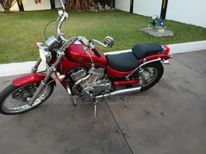 Suzuki Intruder 2013 Red
