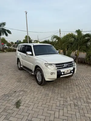 Mitsubishi Pajero 3.0 2011 White