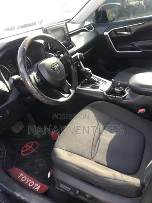 Toyota RAV4 LE 2022 Black